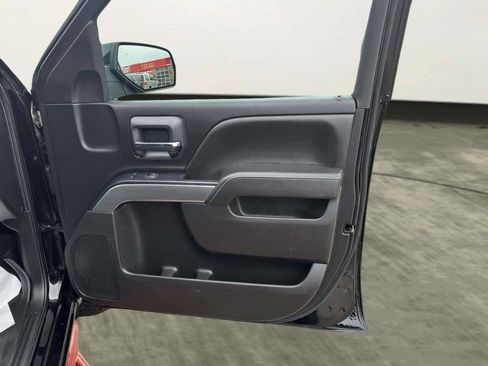 Used 2018 Chevrolet Silverado 1500 LT AWD/4WD image 17