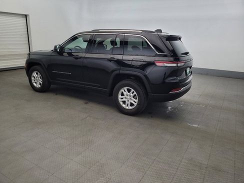 Used 2023 Jeep Grand Cherokee Laredo w/ Luxury Tech Group I AWD/4WD image 3