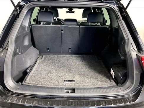 Used 2023 Volkswagen Tiguan SE R-Line AWD/4WD image 29