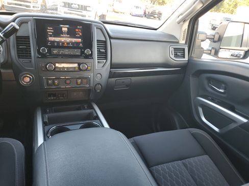 Certified 2024 Nissan Titan SV w/ SV Convenience Package image 16