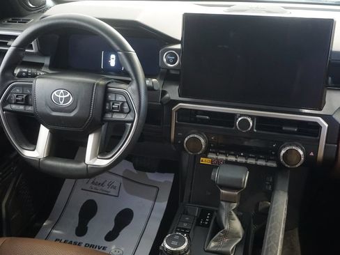 Certified 2025 Toyota 4Runner Limited AWD/4WD image 32