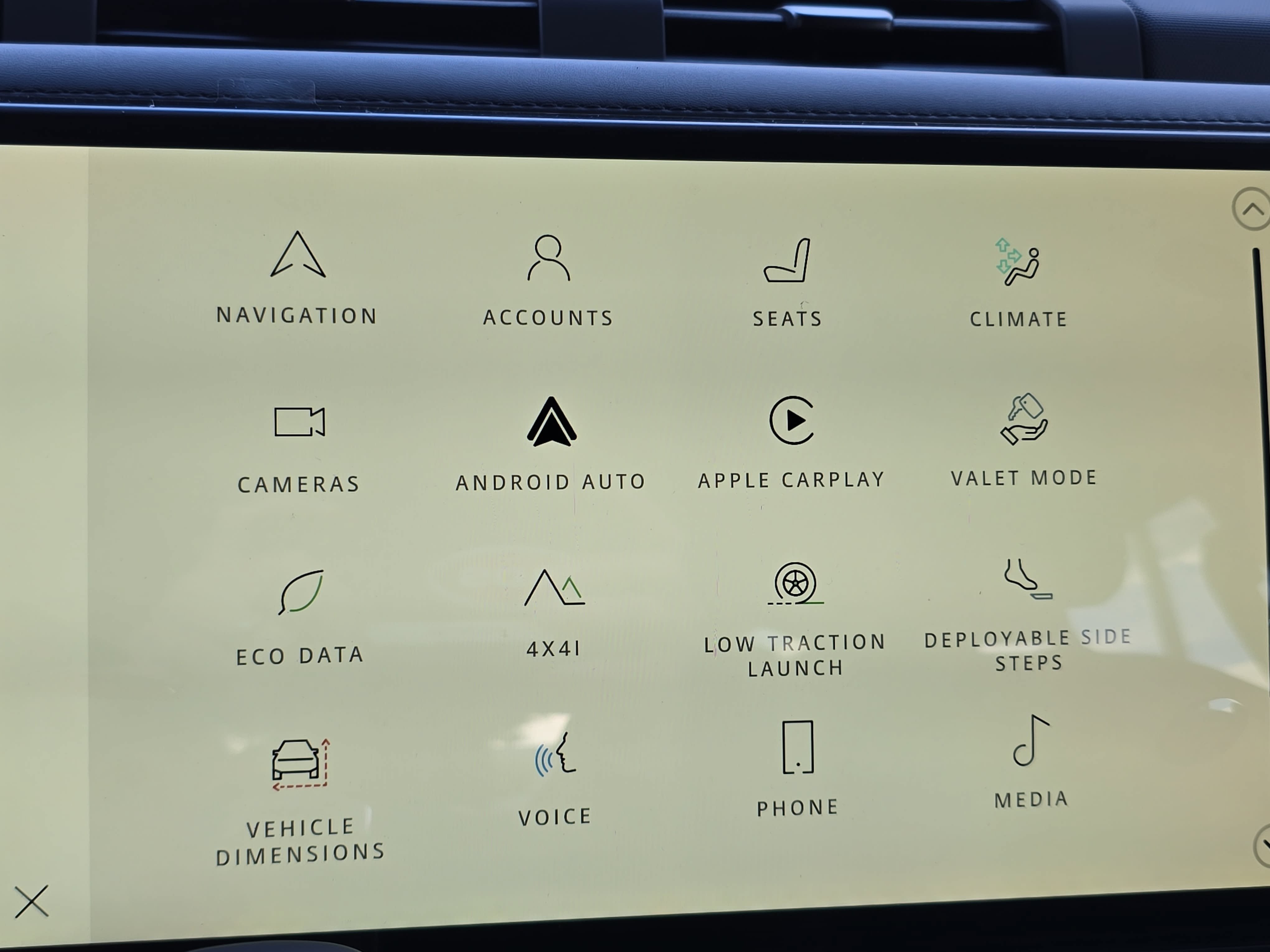New 2026 Land Rover Defender 110 X-Dynamic SE AWD/4WD image 20