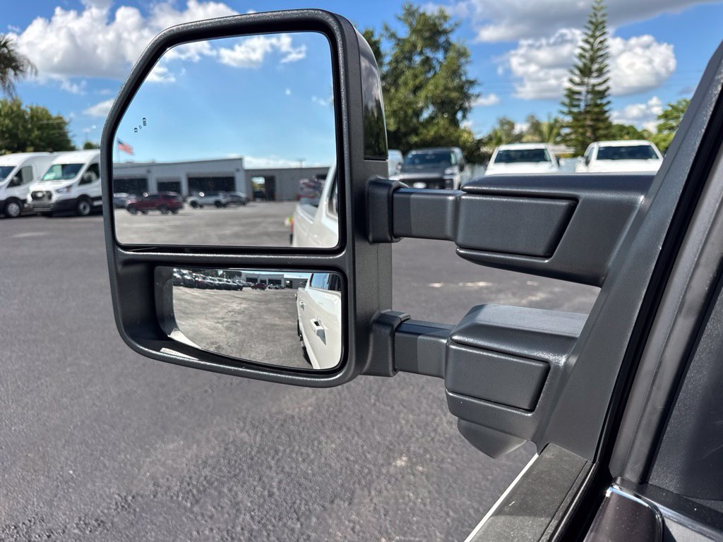 New 2026 Ford F250 Platinum w/ FX4 Off-Road Package AWD/4WD image 35