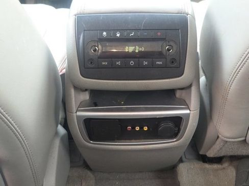 Used 2009 GMC Acadia SLT w/ Technology Package FWD image 14