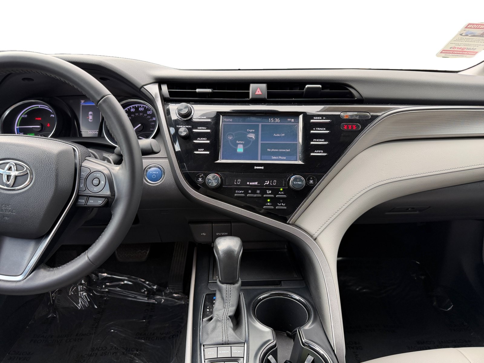 Used 2020 Toyota Camry SE w/ Carpet Mat Package FWD image 11