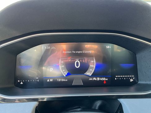 Used 2025 Volkswagen Jetta SE image 40