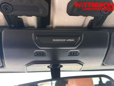 Used 2023 Jeep Gladiator Sport AWD/4WD image 19