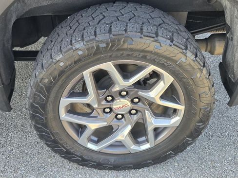 Used 2023 GMC Sierra 1500 SLT AWD/4WD image 26