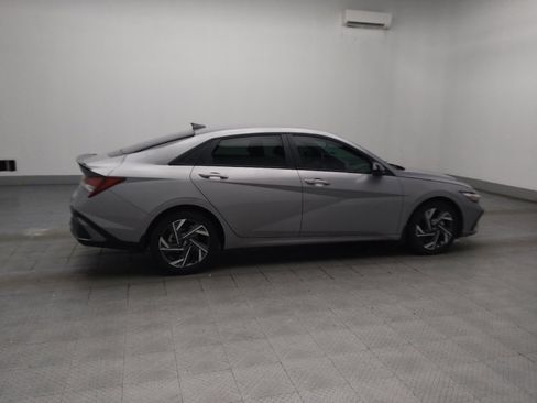 Used 2025 Hyundai Elantra Sport FWD image 10