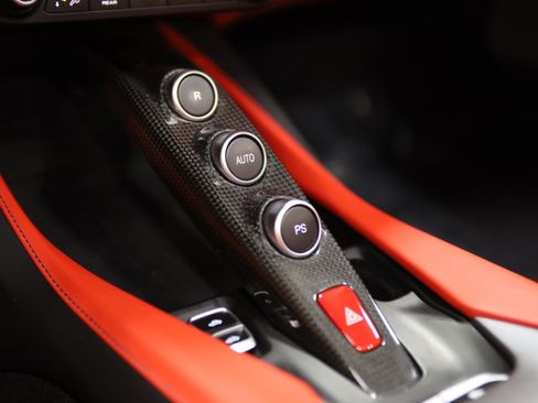 Used 2020 Ferrari Portofino image 32