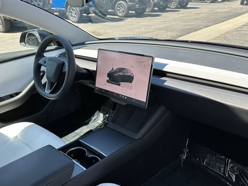Used 2025 Tesla Model 3 Long Range RWD image 16