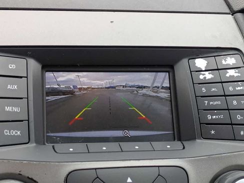 Used 2017 Ford Taurus SE FWD image 25