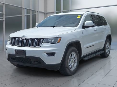 Used 2018 Jeep Grand Cherokee Laredo AWD/4WD image 1