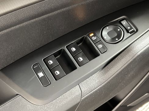 New 2026 Kia Sportage S image 13