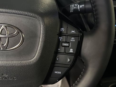 Used 2024 Toyota Prius XLE AWD/4WD image 19