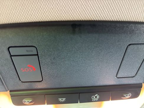 Used 2025 Nissan Rogue SV FWD image 26