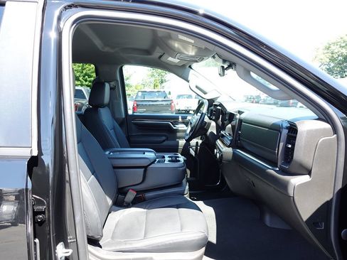 Used 2024 Chevrolet Silverado 1500 LT AWD/4WD image 33