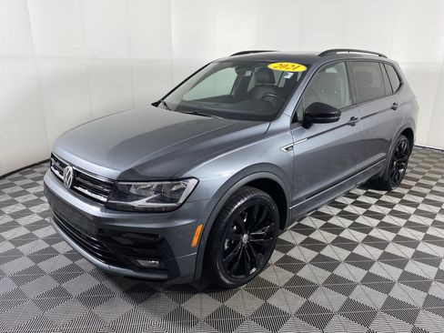 Used 2021 Volkswagen Tiguan SE R-Line AWD/4WD image 11
