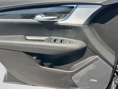 Used 2025 Cadillac XT5 Premium Luxury w/ LPO, Floor Liner Package AWD/4WD image 18