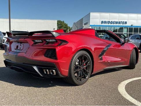 Used 2022 Chevrolet Corvette Stingray Preferred Conv w/ Z51 Performance Package RWD image 8