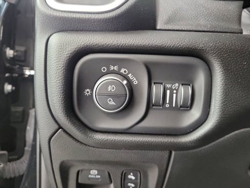 Used 2022 RAM 1500 Laramie AWD/4WD image 13