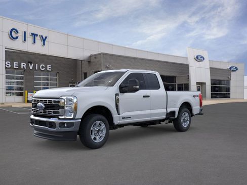 New 2026 Ford F250 XLT image 3