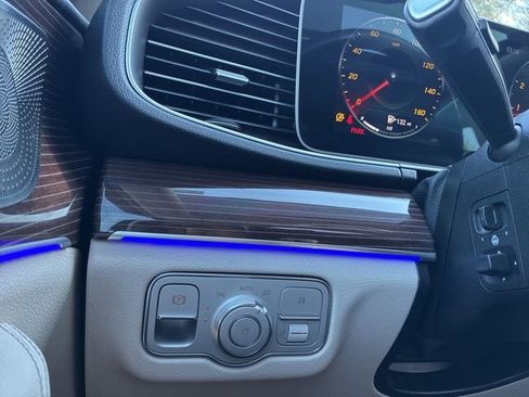 Used 2022 Mercedes-Benz GLE 350 4MATIC image 25