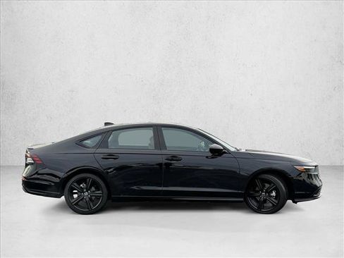 Used 2025 Honda Accord Sport image 4