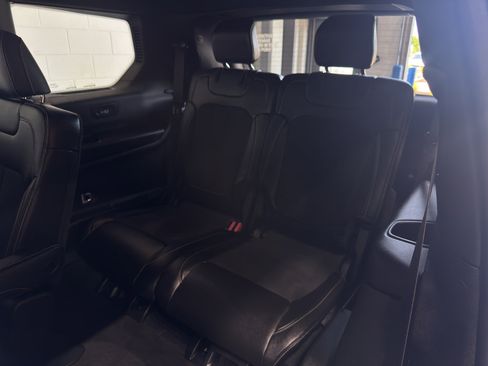 Used 2023 Jeep Grand Cherokee L Altitude AWD/4WD image 13