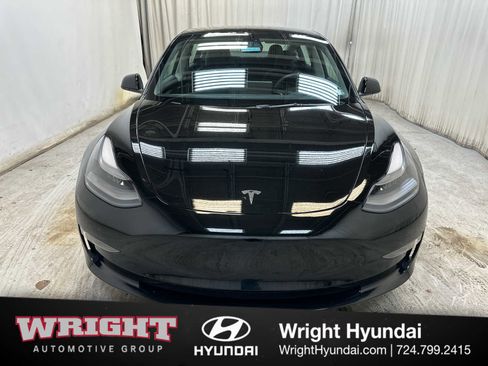 Used 2023 Tesla Model 3 Standard Range image 2