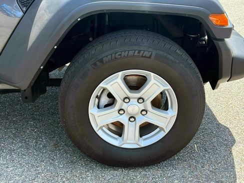 Used 2023 Jeep Wrangler Unlimited Sport AWD/4WD image 13
