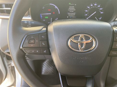 Used 2023 Toyota Sienna LE image 21
