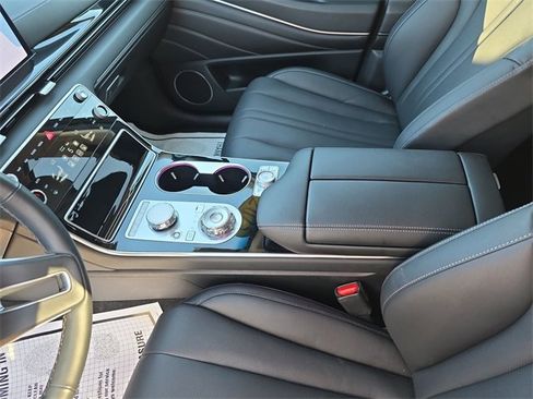 Used 2025 Genesis GV80 2.5T Standard image 21