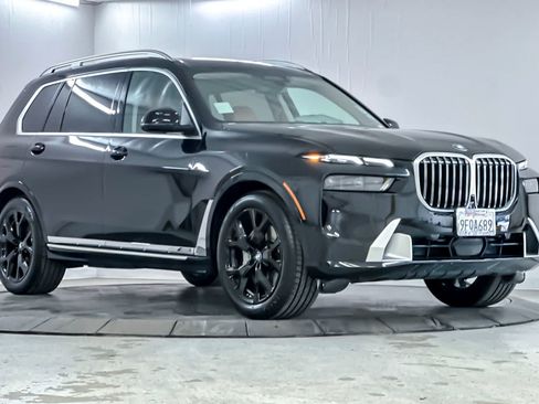 Used 2023 BMW X7 xDrive40i w/ Executive Package AWD/4WD image 9