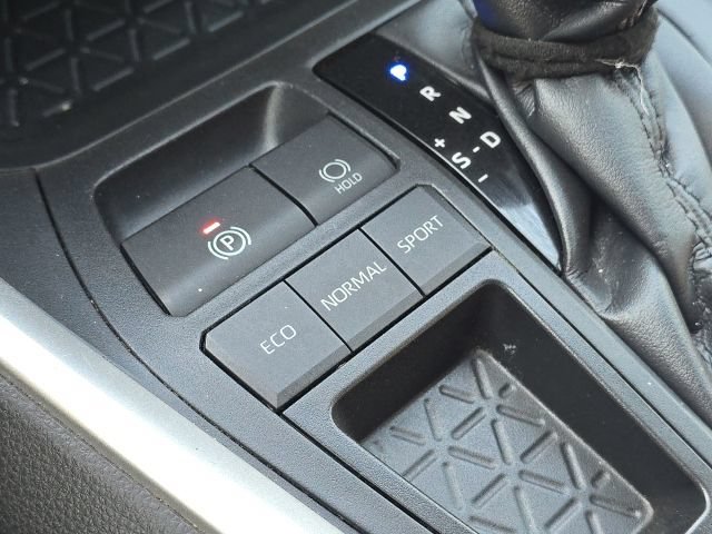 Used 2019 Toyota RAV4 XLE Premium FWD image 35
