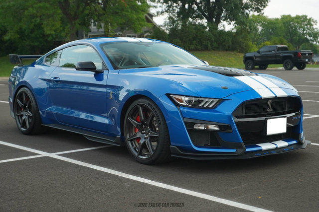 Used 2021 Ford Mustang Shelby GT500 w/ Carbon Fiber Track Pack RWD image 12