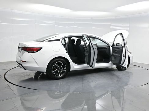 Used 2024 Nissan Sentra SV image 4