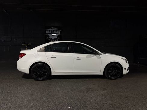 Used 2016 Chevrolet Cruze L FWD image 8