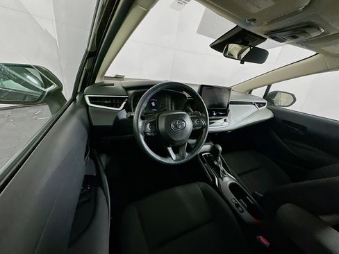 Used 2025 Toyota Corolla LE image 18
