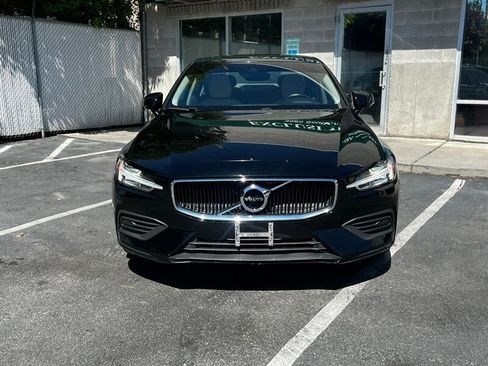 Used 2020 Volvo S60 T6 Momentum AWD/4WD image 2