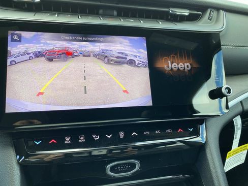 New 2026 Jeep Grand Cherokee Altitude image 12