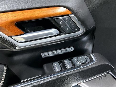 Used 2022 GMC Sierra 1500 Denali image 39