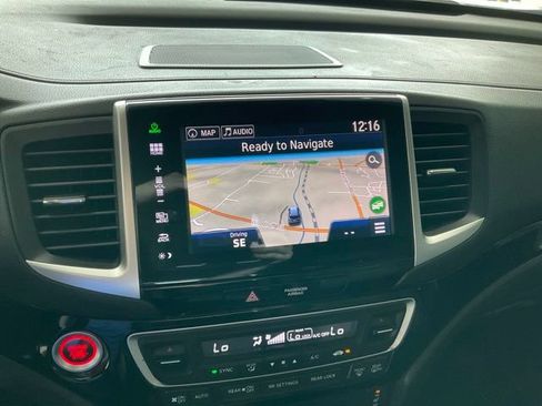 Used 2016 Honda Pilot Touring image 16