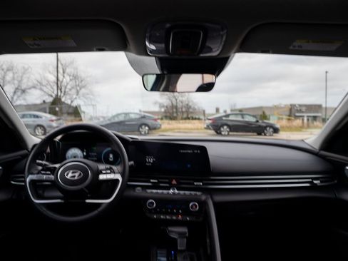 Certified 2024 Hyundai Elantra SEL w/ Convenience Package image 15