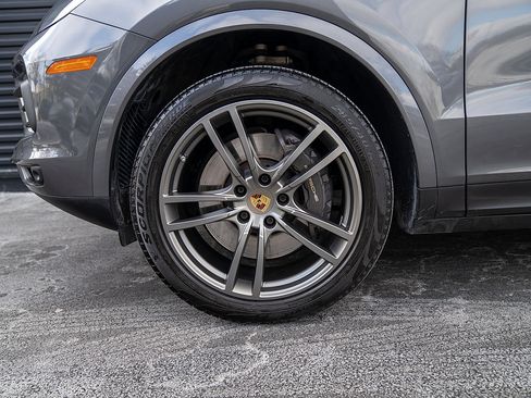 Certified 2021 Porsche Cayenne image 21