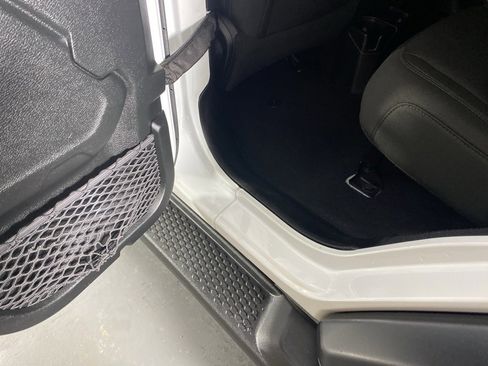 Used 2019 Jeep Wrangler Unlimited Sport S image 27