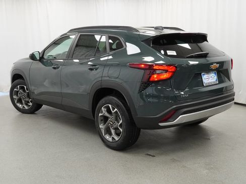 New 2026 Chevrolet Trax LT w/ Driver Confidence Package FWD image 4