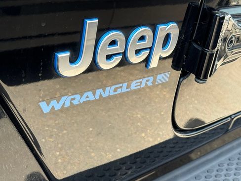 Used 2023 Jeep Wrangler Unlimited Sahara AWD/4WD image 6