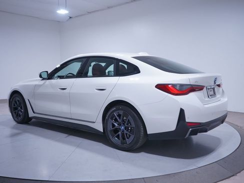 Used 2023 BMW i4 eDrive35 RWD image 3