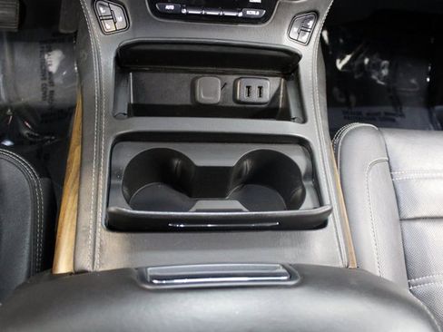 Used 2020 GMC Yukon XL Denali image 37